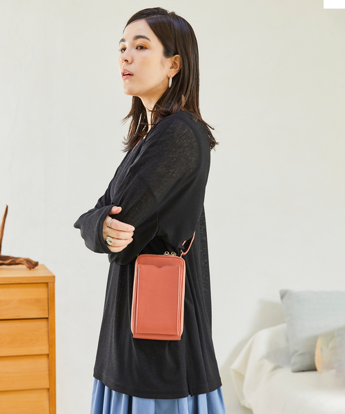 cross marche(クロスマルシェ)の「【TRIPINN.】ラウンドファスナースマホショルダーバック(ショルダーバッグ・レディース・キャメル/オレンジ/グリーン/ブラック・フリー)」の21枚目の写真