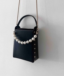 スタッズ付きスクエアバッグ