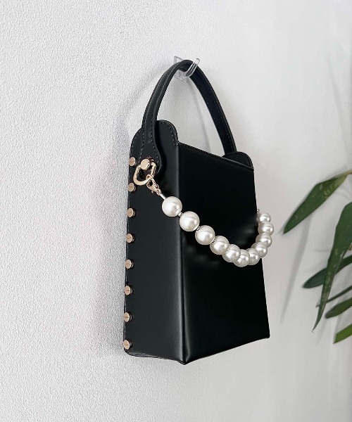 PICCIN(ピッチン)の「スタッズ付きスクエアバッグ(ハンドバッグ・レディース・ブラック・FREE)」の8枚目の写真