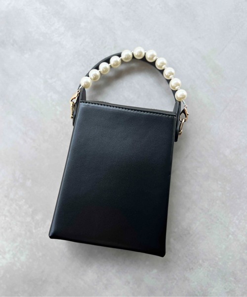 PICCIN(ピッチン)の「スタッズ付きスクエアバッグ(ハンドバッグ・レディース・ブラック・FREE)」の3枚目の写真