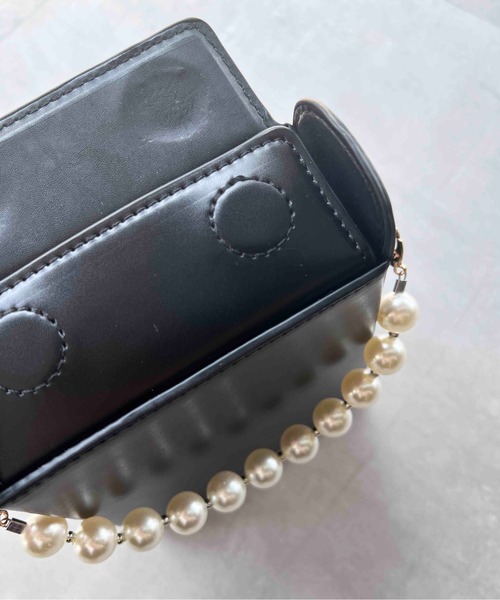 PICCIN(ピッチン)の「スタッズ付きスクエアバッグ(ハンドバッグ・レディース・ブラック・FREE)」の4枚目の写真