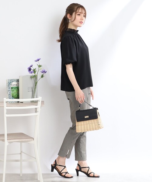 couture brooch（クチュールブローチ）の「◆【前後2WAY/女性らしさを引き立てる】エンブロレースブラウス（シャツ/ブラウス・レディース・ブラック/アイボリー/グリーン系・38/42/34/40）」の10枚目の写真