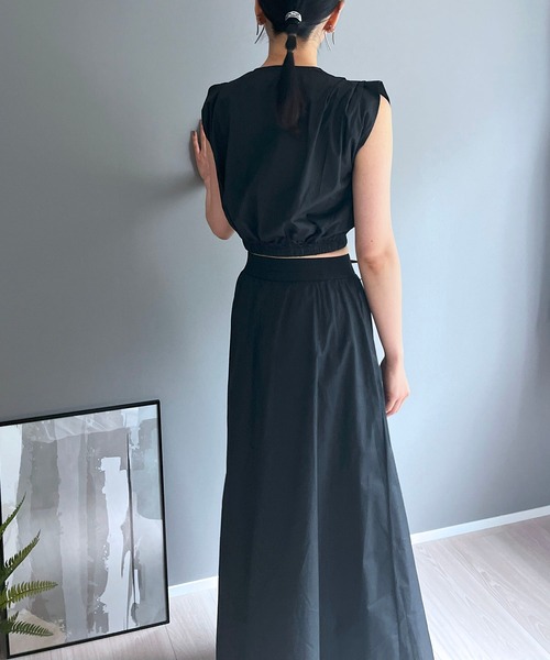 Jewelobe(ジュエローブ)の「ショルダータックキーネックトップス&マキシフレアスカートセットアップ(セットアップ・レディース・ホワイト/カーキ/ブラック・FREE)」の9枚目の写真