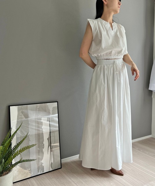 Jewelobe(ジュエローブ)の「ショルダータックキーネックトップス&マキシフレアスカートセットアップ(セットアップ・レディース・ホワイト/カーキ/ブラック・FREE)」の20枚目の写真