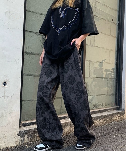 セール】モノトーン花柄コーデュロイパンツ（その他パンツ）｜meJane