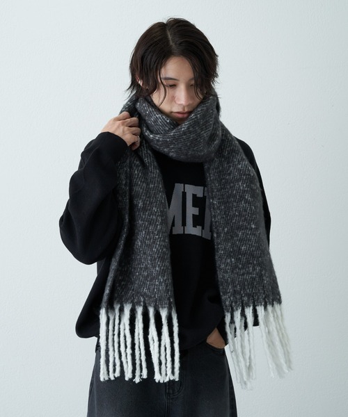 COLONY 2139（コロニートゥーワンスリーナイン）の「ホワイトフリンジストール（ストール/ショール・メンズ・チャコールグレー/ブルー・FREE）」の17枚目の写真