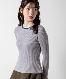 【ReBasic】ありそうでなかった配色デザインがワンポイントになったバイカラーリブ編みニット