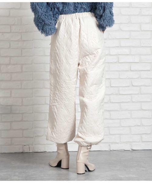 Settimissimo（セッティミッシモ）の「マットクロス ケーブルキルト アラジンパンツ（その他パンツ・レディース・オフホワイト/ブラック・M）」の7枚目の写真