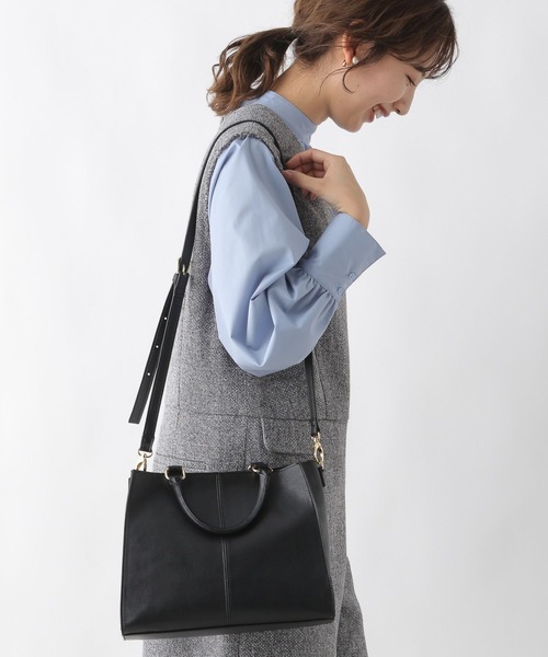 LEPSIM（レプシィム）の「フェイクレザーセンターステッチバッグ　990316（ショルダーバッグ・レディース・アイボリー/ブラック・ONE SIZE）」の17枚目の写真