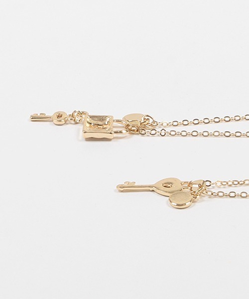 LOVETOXIC（ラブトキシック）の「【ＷＥＢ・一部店舗限定】【２本セット】キー＆ロックモチーフネックレス（ネックレス・キッズ・ゴールド・FREE）」の6枚目の写真