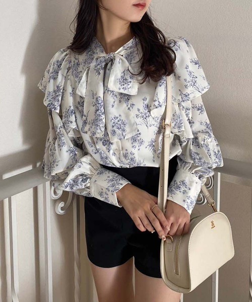 one after another NICE CLAUP（ワンアフターアナザーナイスクラップ）の「【WEB限定】前後2WAYボウタイブラウス（シャツ/ブラウス・レディース・ホワイト系その他/アイボリー/ブラック系その他/サックスブルー・FREE）」の6枚目の写真