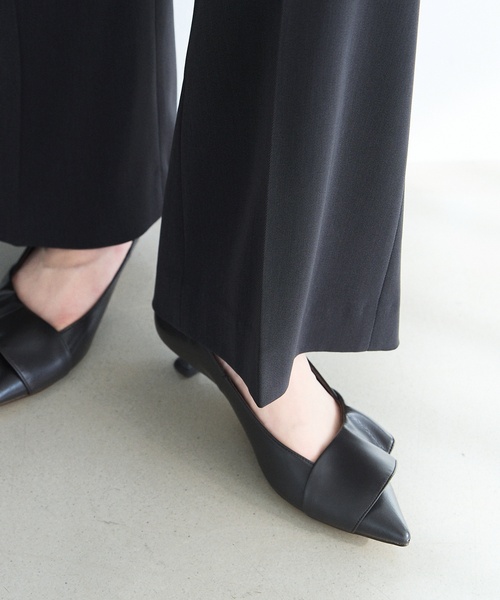 LE TALON(ルタロン)の「3.5cmポインテッドラッフルパンプス(パンプス・レディース・イエロー/チャコールグレー/アイボリー・22.5cm/24.5cm/24cm/22cm/23cm/23.5cm/25cm)」の17枚目の写真