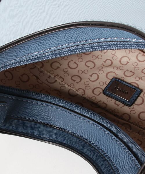 Guess（ゲス）の「ADILYN Crossbody Top Zip（ショルダーバッグ・レディース・ライトピンク/インディゴブルー・ONE SIZE）」の5枚目の写真