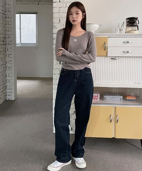 muahmuah(ムーアムーア)の「A'GEM/9 × .kom 『muah muah/ムーアムーア』 STITCH U-NECK COTTON SPAN LONG SLEEVE/Uネック ステッチ 長袖Tシャツ(Tシャツ/カットソー・レディース・ホワイト/カーキ/ブラック/ブラウン/グレー・FREE)」の18枚目の写真