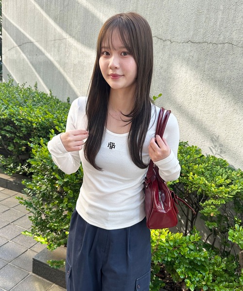 A'GEM/9 × .kom 『muah muah/ムーアムーア』 STITCH U-NECK COTTON