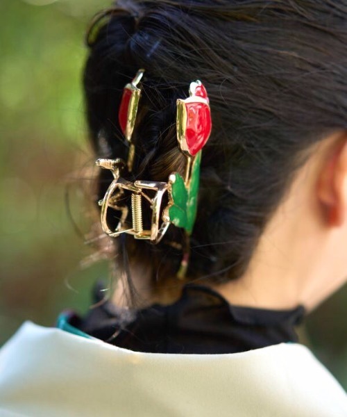 カヤ（カヤ）の「【カヤ】チューリップ咲きバンスクリップ（バレッタ/ヘアクリップ・レディース・レッド/ピンク/アイボリー・FREE）」の6枚目の写真