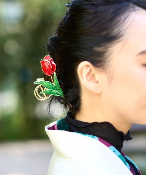 カヤ（カヤ）の「【カヤ】チューリップ咲きバンスクリップ（バレッタ/ヘアクリップ・レディース・レッド/ピンク/アイボリー・FREE）」の7枚目の写真