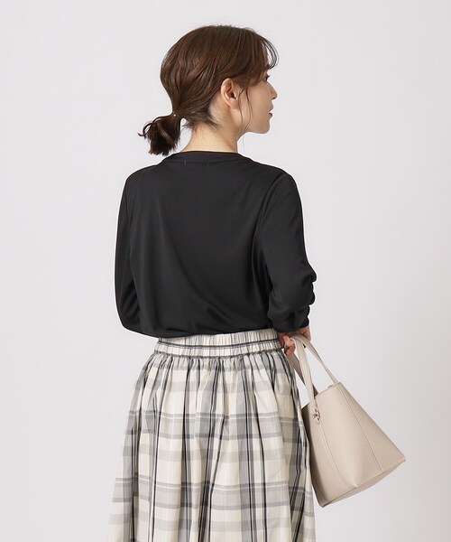 DRESKIP（ドレスキップ）の「◆【無理せずキレイ/2WAYネック】パール調ボタンブラウス（シャツ/ブラウス・レディース・ベージュ/オフホワイト/ブラック/ライトブルー・02/03/04）」の15枚目の写真