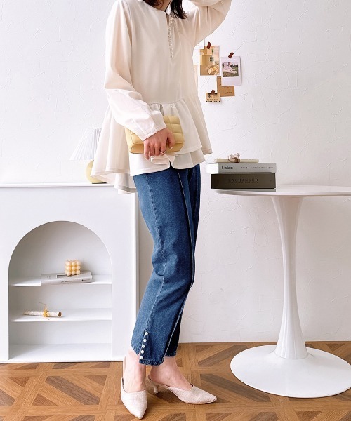 nissen（ニッセン）の「【販売終了】裾スリットパール付デニムパンツ（デニムパンツ・レディース・ブルー/チャコール・M/L）」の9枚目の写真