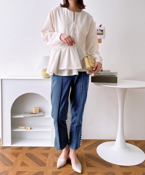 nissen（ニッセン）の「【販売終了】裾スリットパール付デニムパンツ（デニムパンツ・レディース・ブルー/チャコール・M/L）」の6枚目の写真