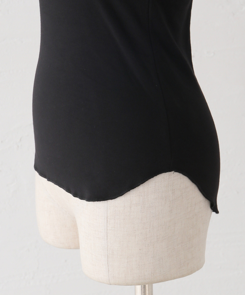 JOINT WORKS（ジョイントワークス）の「【COMMRE / コムル】2WAY ストラップキャミ（キャミソール・レディース・ブラック/ホワイト・FREE）」の9枚目の写真