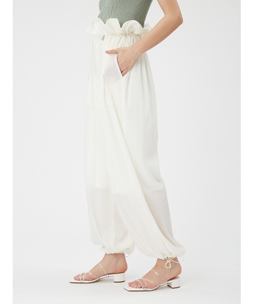 FRAY I.D(フレイアイディー)の「フリルドロストパラシュートパンツ(その他パンツ・レディース・ライトグレー/ホワイト/ネイビー・1/0)」の6枚目の写真