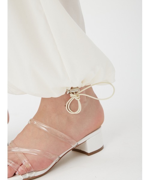 FRAY I.D(フレイアイディー)の「フリルドロストパラシュートパンツ(その他パンツ・レディース・ライトグレー/ホワイト/ネイビー・1/0)」の11枚目の写真