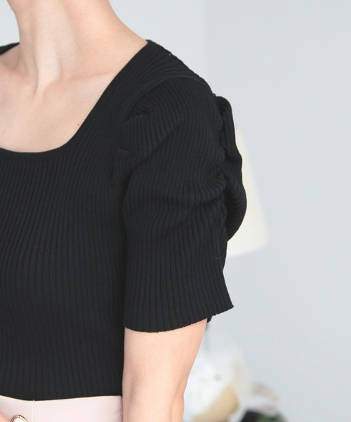 Julia Boutique（ジュリアブティック）の「スクエアネックパワショルニットトップス/24015（ニット/セーター・レディース・ブラック/ブルー/ホワイト/ピンク・ONE）」の5枚目の写真