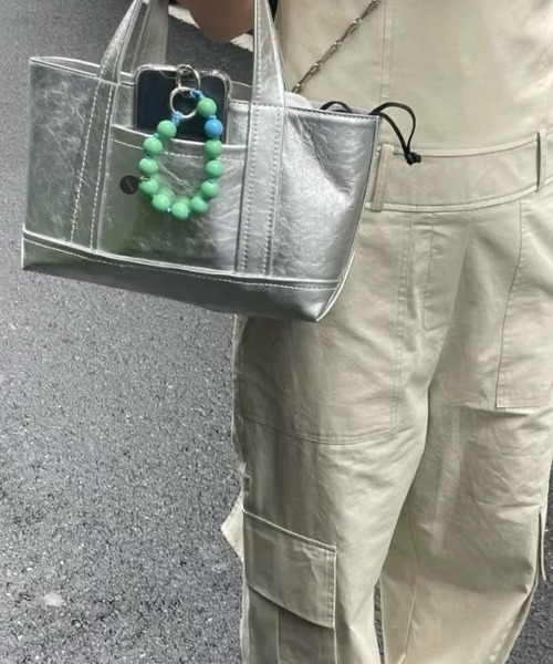 ammy.（エイミードット）の「【 ammy. / エイミードット 】 シルバー トートバッグ（トートバッグ・レディース・シルバー・FREE）」の10枚目の写真