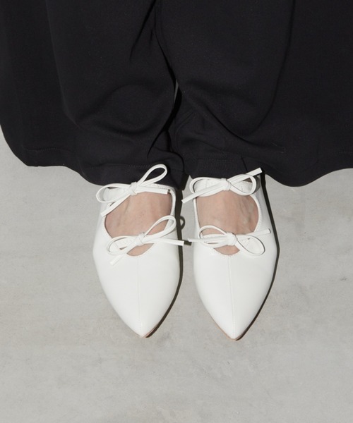 Aunt Marie's(アントマリーズ)の「ダブルリボンポインテッドサンダル(サンダル・レディース・ホワイト/ブラック/シルバー・S/M/L)」の1枚目の写真