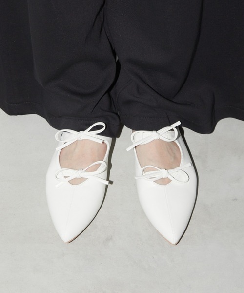 Aunt Marie's(アントマリーズ)の「ダブルリボンポインテッドサンダル(サンダル・レディース・ホワイト/ブラック/シルバー・S/M/L)」の4枚目の写真