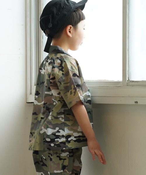 WILD THINGS(ワイルドシングス)の「【WILD THINGS】別注S/Sシャツ(100~150cm)(シャツ/ブラウス・キッズ・ベージュ/グリーン・100/110/120/130/140/150)」の1枚目の写真