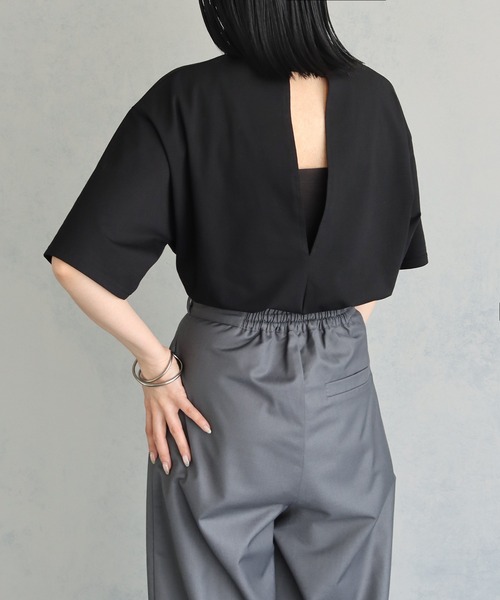 &g'aime（アンジェム）の「【&g’aime】バックオープンカットソー（Tシャツ/カットソー・レディース・チャコールグレー/ブラック/ホワイト・FREE）」の3枚目の写真