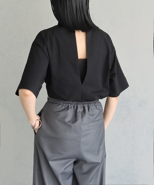 &g'aime（アンジェム）の「【&g’aime】バックオープンカットソー（Tシャツ/カットソー・レディース・チャコールグレー/ブラック/ホワイト・FREE）」の7枚目の写真