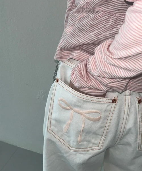 リボン刺繍ホワイトデニム/ワイドデニムパンツ（デニムパンツ