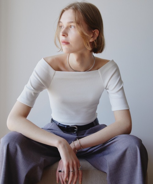 Aunt Marie's（アントマリーズ）の「カップ付きオフショルリブハーフスリーブトップス/カットソー（Tシャツ/カットソー・レディース・ネイビー/ホワイト/ライトグレー/ブラウン・FREE）」の2枚目の写真