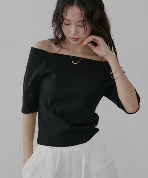 カップ付きオフショルリブハーフスリーブトップス/カットソー（Tシャツ