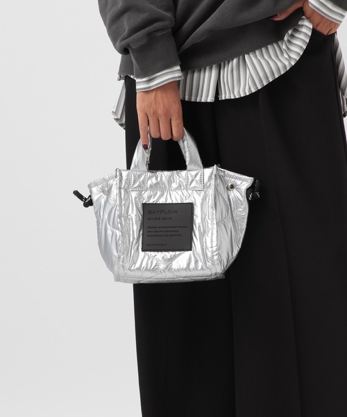 BAYFLOW(ベイフロー)の「キルト変形ミニショルダー(ショルダーバッグ・レディース・コーラルピンク/アイボリー/ブラック/シルバー・FREE)」の4枚目の写真