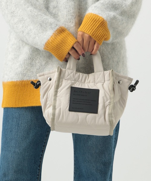 BAYFLOW(ベイフロー)の「キルト変形ミニショルダー(ショルダーバッグ・レディース・コーラルピンク/アイボリー/ブラック/シルバー・FREE)」の2枚目の写真