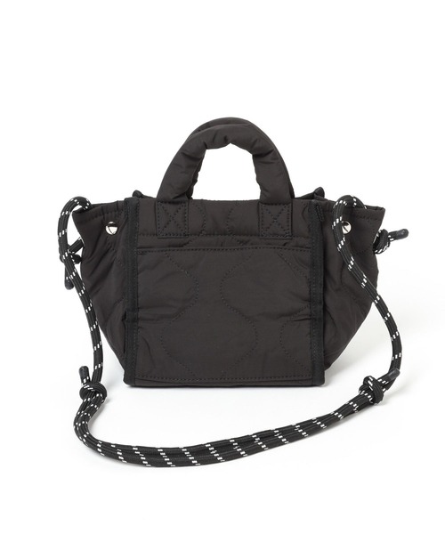 BAYFLOW(ベイフロー)の「キルト変形ミニショルダー(ショルダーバッグ・レディース・コーラルピンク/アイボリー/ブラック/シルバー・FREE)」の11枚目の写真