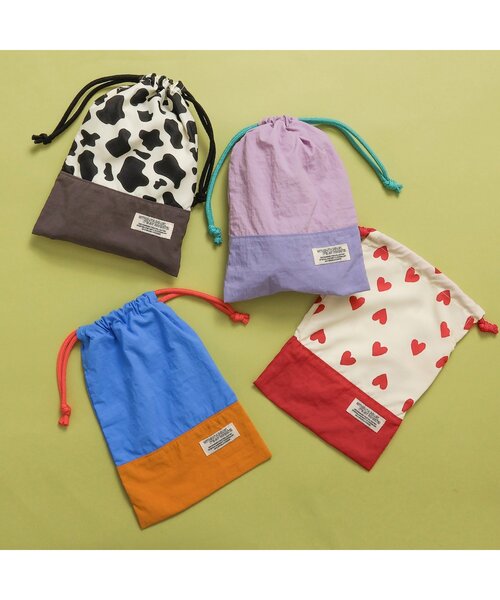 BREEZE（ブリーズ）の「巾着(Mサイズ)（ポーチ・キッズ・ブラック/レッド/ラベンダー/ブルー・MEDIUM）」の5枚目の写真