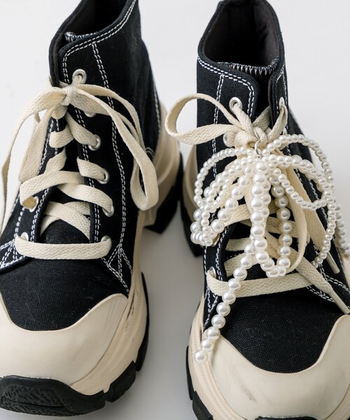 OLIVE des OLIVE（オリーブデオリーブ）の「パールリボンチャーム（ネックレス・レディース・シルバー/ホワイト・FREE）」の9枚目の写真