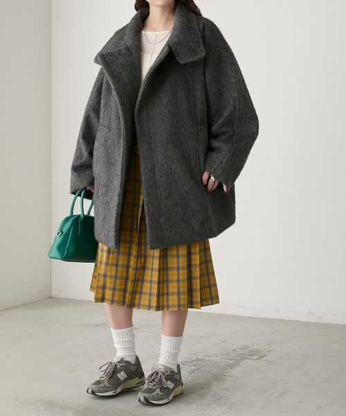 BONLECILL（ボンルシール）の「シャギースタンドカラーコクーンミドルコート（ステンカラーコート・レディース・ブラウン/アイボリー/チャコールグレー・FREE）」の21枚目の写真