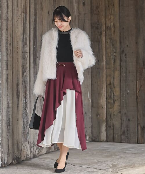 rps（アールピーエス）の「ロングフェイクファーノーカラーショートコート（ノーカラージャケット・レディース・アイボリー/チャコールグレー/グレイッシュベージュ・フリー）」の5枚目の写真