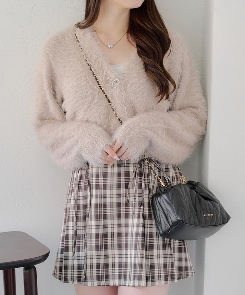 continuer de NICE CLAUP(コンティニューデナイスクラップ)の「シャギーショートカーディガン(カーディガン/ボレロ・レディース・チャコールグレー/ミント/ベージュ/アイボリー/ピンク・FREE)」の4枚目の写真