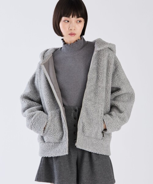 To b. by agnes b.(トゥービーバイアニエスベー)の「WEB限定 WW91 HOODIE ボアジップフーディ(ダッフルコート・レディース・グレー系その他・40/38)」の7枚目の写真
