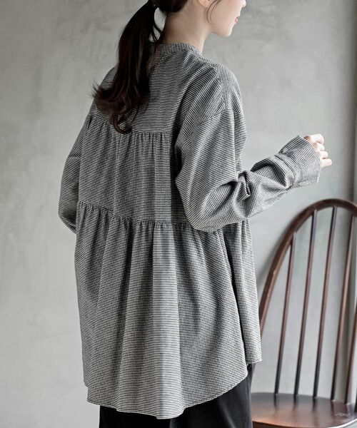 rps（アールピーエス）の「ネル起毛ＢＡＣＫティアードブラウス（シャツ/ブラウス・レディース・オフホワイト/ブラック/ブラック系その他2・フリー）」の5枚目の写真