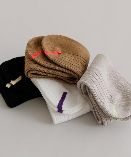 URBAN RESEARCH（アーバンリサーチ）の「『UR TECH』ワイドリブソックス（ソックス/靴下・レディース・ベージュ/オフホワイト/グレー/ブラック・22/24）」の13枚目の写真