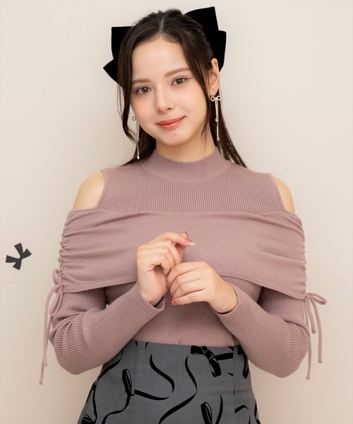 WILLSELECTION(ウィルセレクション)の「ギャザーリボンオフショルニット(ニット/セーター・レディース・ピンク/ブラック/オフホワイト・FREE)」の2枚目の写真