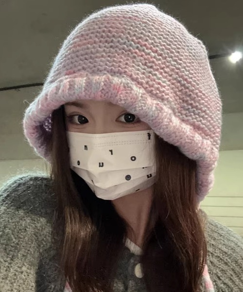 DAY CLOSET(デイ クローゼット)の「レディース グラデーションメランジニットキャップ バラボネット 耳当て(ニットキャップ/ビーニー・レディース・オレンジ系その他/イエロー×グレー/ピンク系その他/ブラック×ホワイト/レッド系その他/カラフル・ONE SIZE)」の3枚目の写真